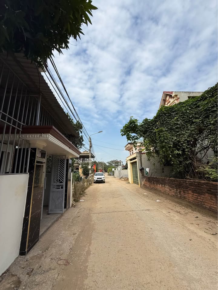 Nhà 3 tầng tại Thạch Thất, Hà Nội 100m² - Sẵn sàng vào ở ngay!