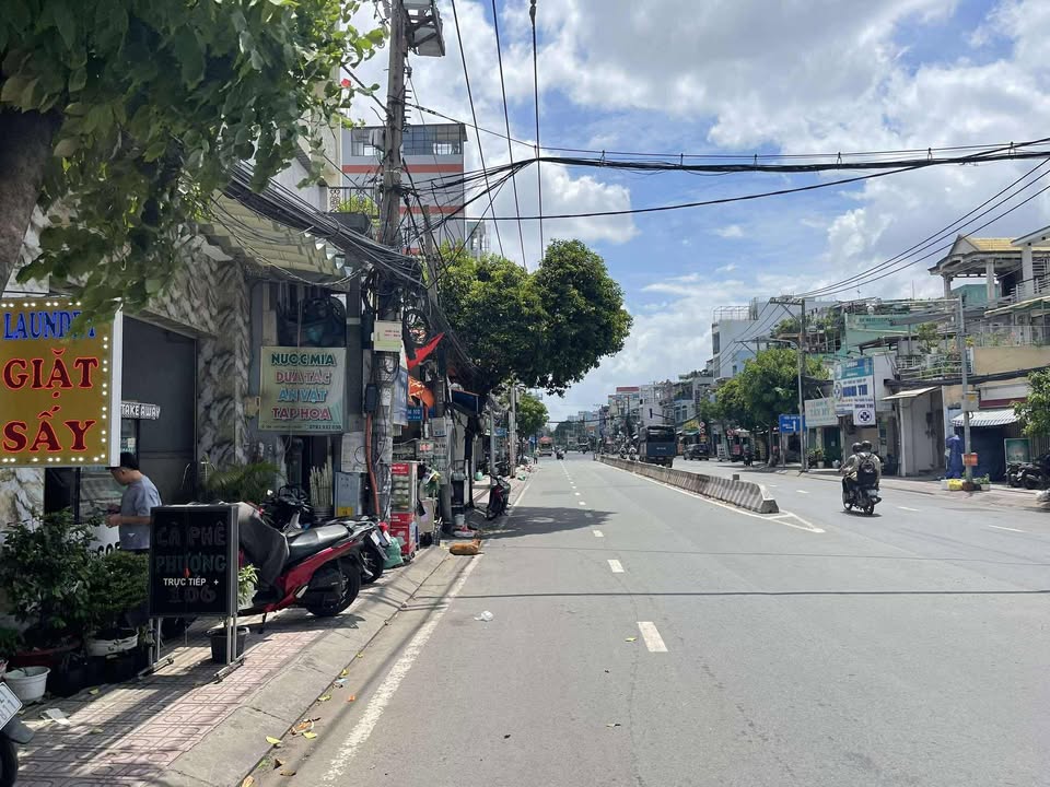 Nhà mặt tiền kinh doanh đường Huỳnh Tấn Phát, quận 7, 62m² - Đầu tư sinh lời ngay!