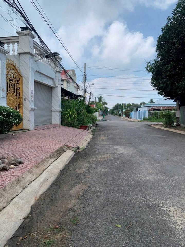 Đất thổ cư Hòa Thành 210m² giá chỉ 5.52 tỷ - Cơ hội đầu tư hấp dẫn!