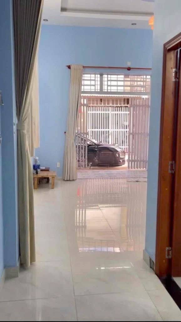 Nhà nguyên căn Trường Thạnh Thủ Đức 140m² giá 6 triệu - Sân rộng, hẻm xe hơi!