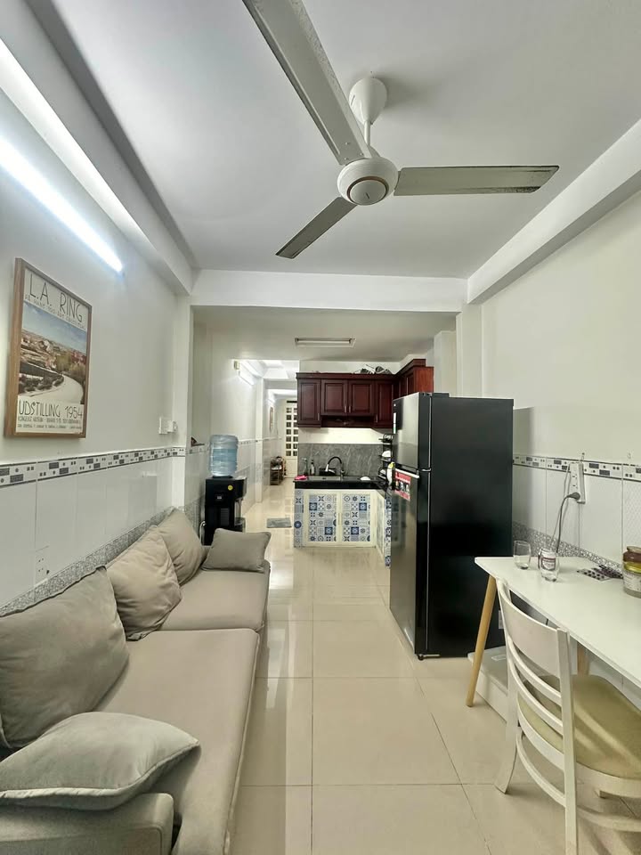 Nhà riêng Thành Thái Quận 10 42m² giá 6 tỷ - Hẻm thông thoáng 3m!