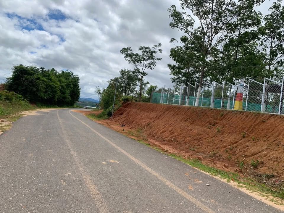 Đất nền mặt đường tỉnh lộ 671, Đăk Rơ Wa, 760m² giá 600 triệu - Lợi thế đầu tư nghỉ dưỡng!