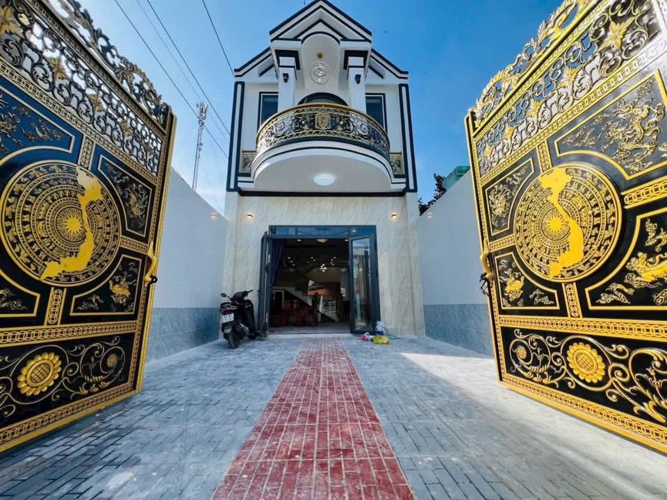 Nhà đẹp Đức Hòa Long An 125m² giá 2.7 tỷ - Sẵn sàng vào ở ngay!