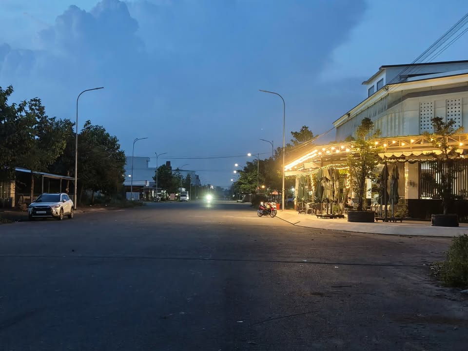 Đất nền 100m² mặt tiền đường A4, KDC Tân Phú, Cần Thơ - Giá chỉ 2.2 tỷ!