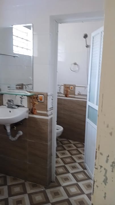 Nhà cho thuê 3 tầng phường Lam Sơn 2PN giá chỉ 6 triệu - Phù hợp làm Spa, dạy học!