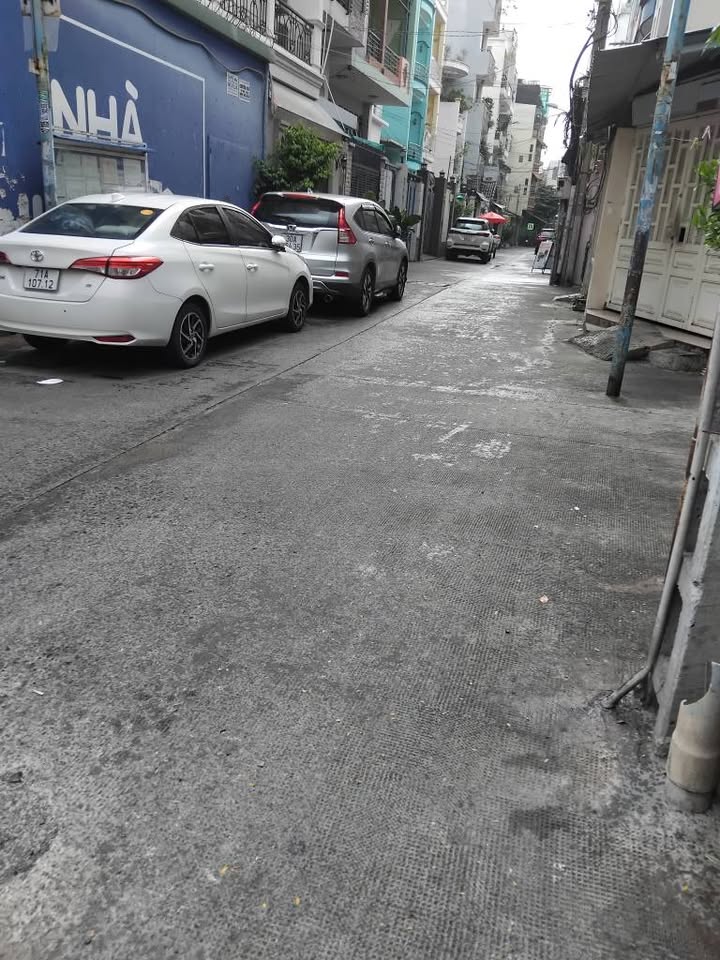 Nhà hẻm 5m Thành Thái, Quận 10, 45m² giá 10.8 tỷ - Sổ đỏ chính chủ, xe hơi vào nhà!