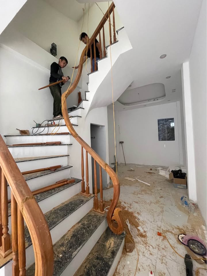 Nhà đẹp 3 tầng ngõ Nguyễn Trãi, phường Phú Khánh, Thái Bình giá 1.9 tỷ - Tiện nghi đầy đủ, giao thông thuận lợi!