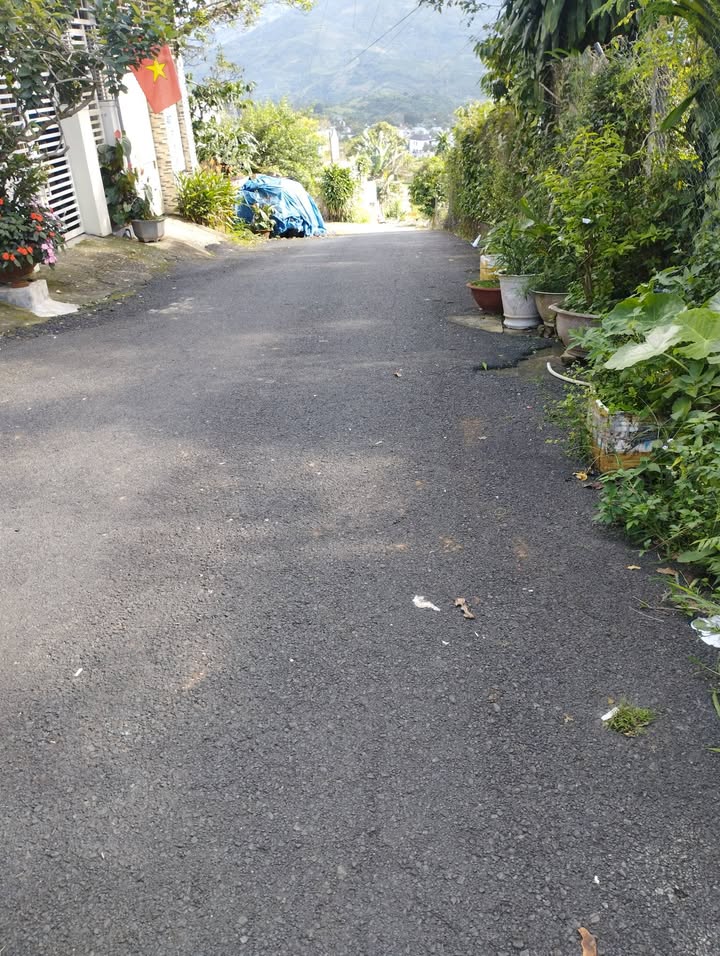 Đất nền hẻm 54 Phan Ngọc Hiển, Lộc Tiến 221m² giá 1.95 tỷ - Sổ hồng chính chủ, vị trí thuận lợi!