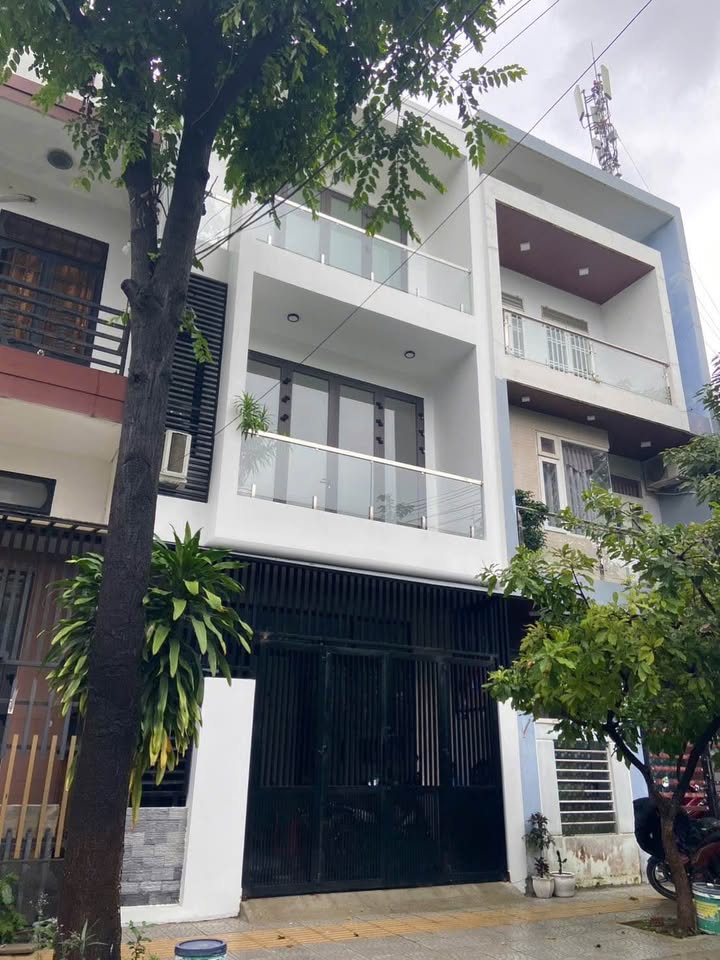 Nhà phố 3 tầng Đà Nẵng 75m² giá 8 tỷ - Sẵn sàng vào ở ngay!