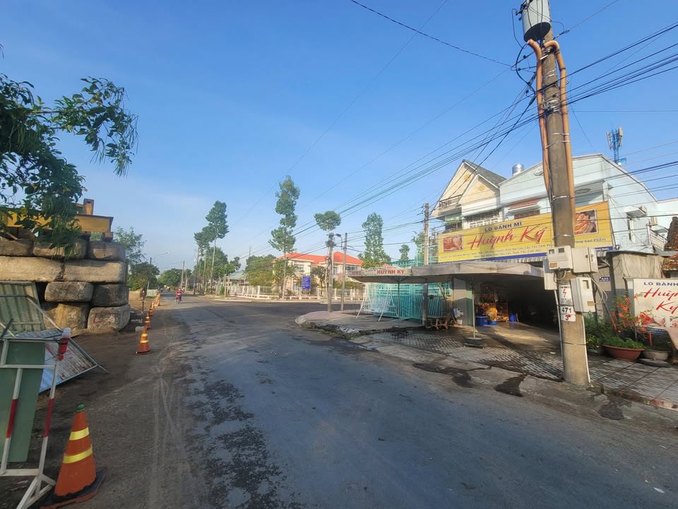 Nhà mặt tiền Trần Bá Lê, Cao Lãnh 143.75m² giá 3.85 tỷ - Sẵn sàng ở ngay!