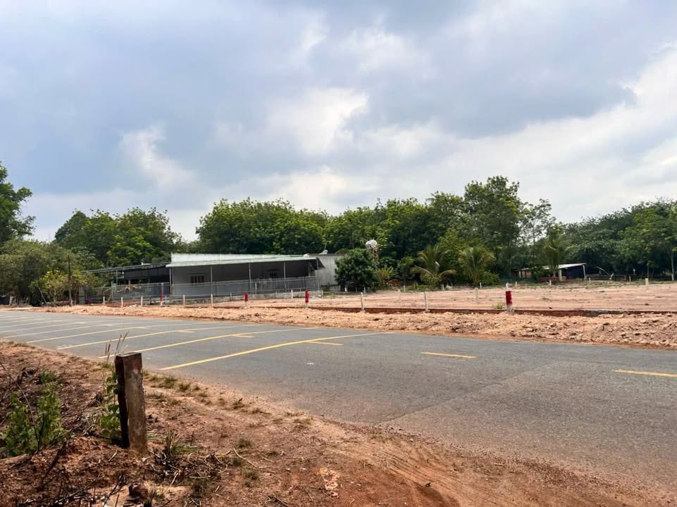 Đất nền mặt tiền đường ĐT 750 Bàu Bàng 759m² giá chỉ 2.5 tỷ - Cơ hội đầu tư tuyệt vời!