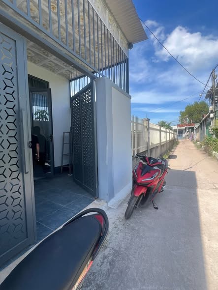 Nhà riêng Trảng Bom, Đồng Nai 96m² giá 1 tỷ - Sổ đỏ chính chủ, nội thất cao cấp!