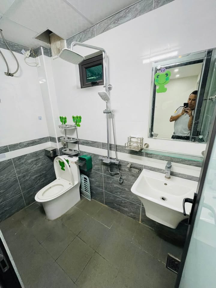 Nhà 2 tầng độc lập ngõ ô tô Hải Thành 60m² - Nội thất đầy đủ, sẵn sàng ở ngay!