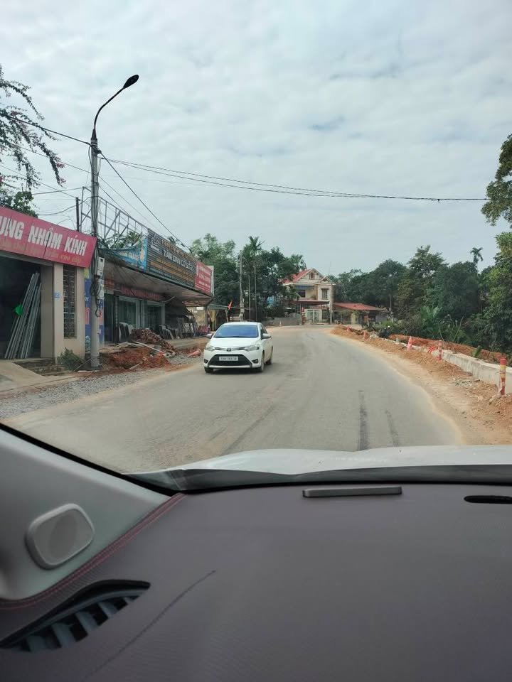 Cho thuê kho bãi, nhà xưởng đường QL32C, Cẩm Khê, 242m² - Hướng ĐB, sổ đỏ chính chủ!