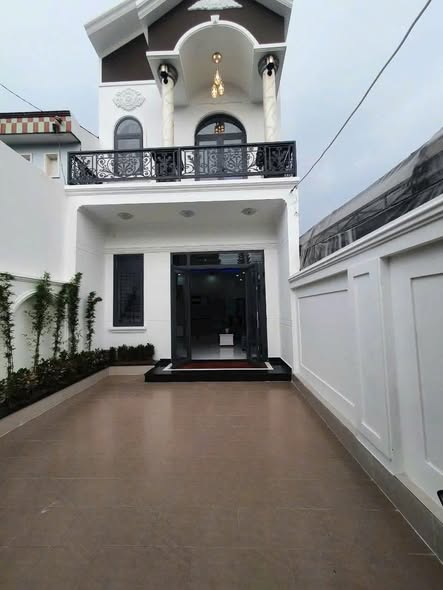 Nhà 2 mặt tiền hẻm 322 Huỳnh Văn Lũy, Thủ Dầu Một 103m² giá 4.65 tỷ - Thiết kế hiện đại, thuận tiện di chuyển!