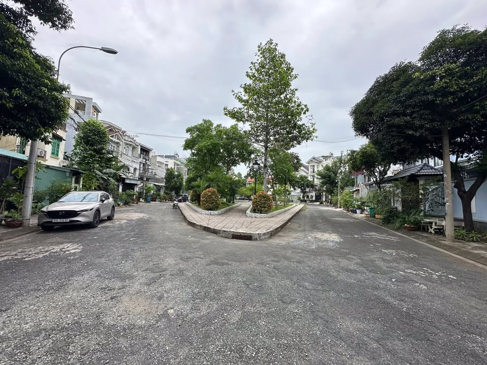 Đất nền khu Him Lam Trường Thọ 100m² giá 9.6 tỷ - View công viên, bảo vệ 24/24!