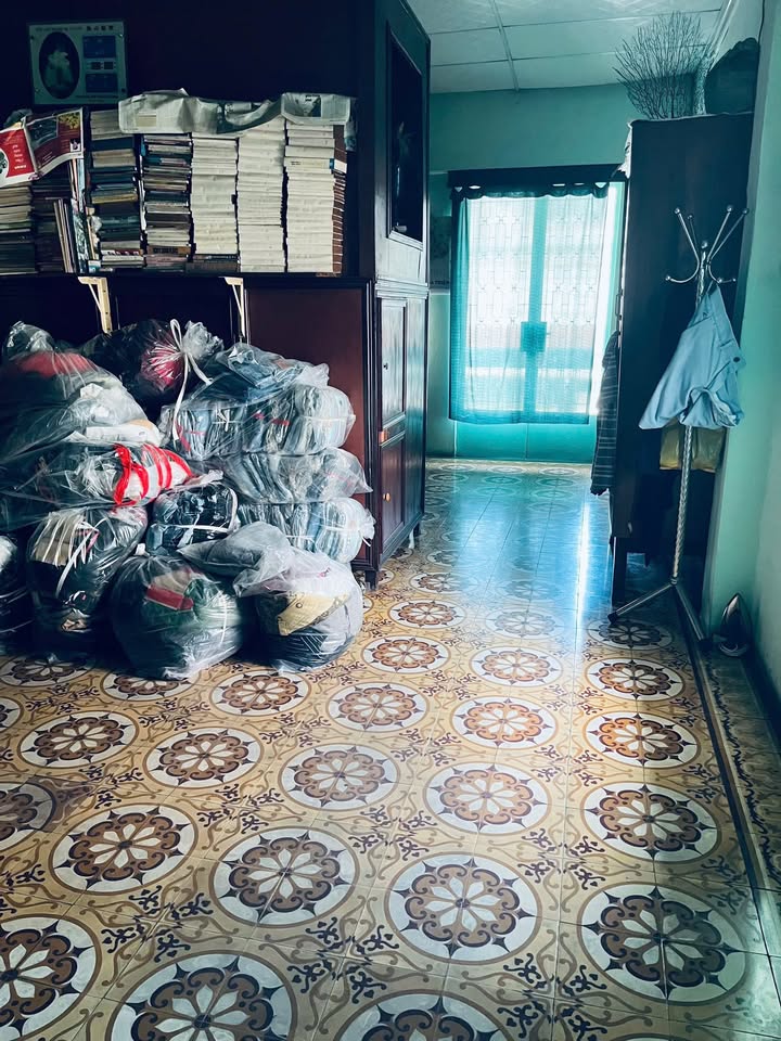 Bán gấp lô góc 2 mặt tiền Hoàng Hoa Thám, Tân Bình 54m² giá 15 tỷ - Cơ hội đầu tư tuyệt vời!