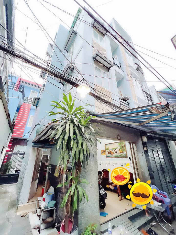 Nhà góc Nguyễn Tất Thành 30m² giá 6 tỷ - Mặt tiền hẻm rộng rãi, chính chủ!