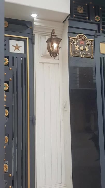 Nhà phố 100m² tại Đường Văn Tấn Bảy, Cao Lãnh - Thiết kế sang trọng, giá 4.5 tỷ thương lượng!