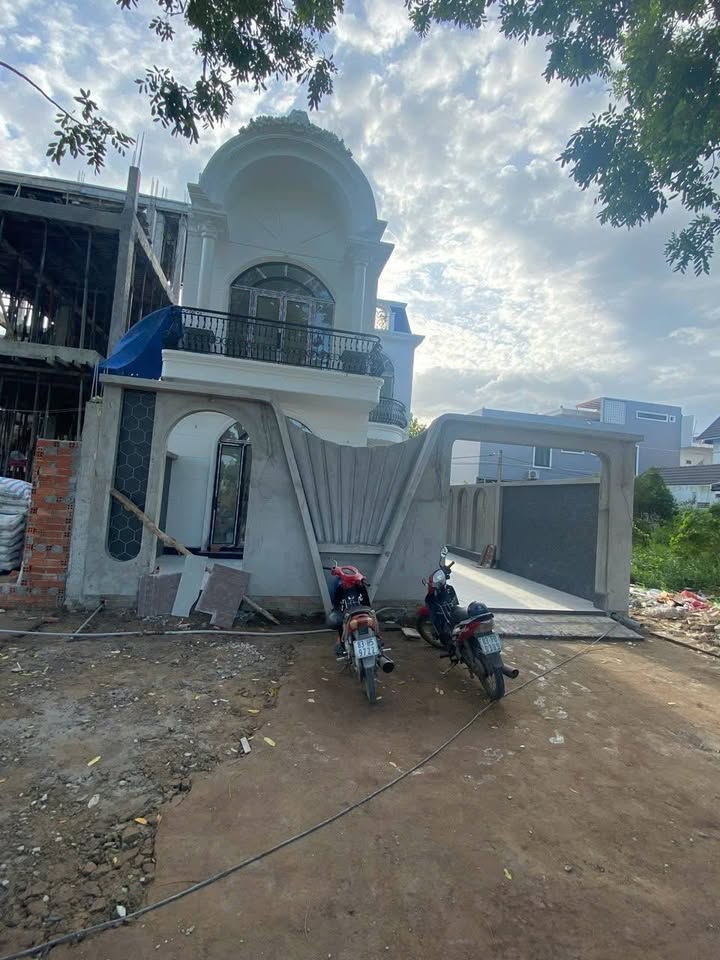 Biệt thự mini Phú Lợi, Ninh Kiều, Cần Thơ 176.4m² giá 6.2 tỷ - Full nội thất, dọn vào ở ngay!