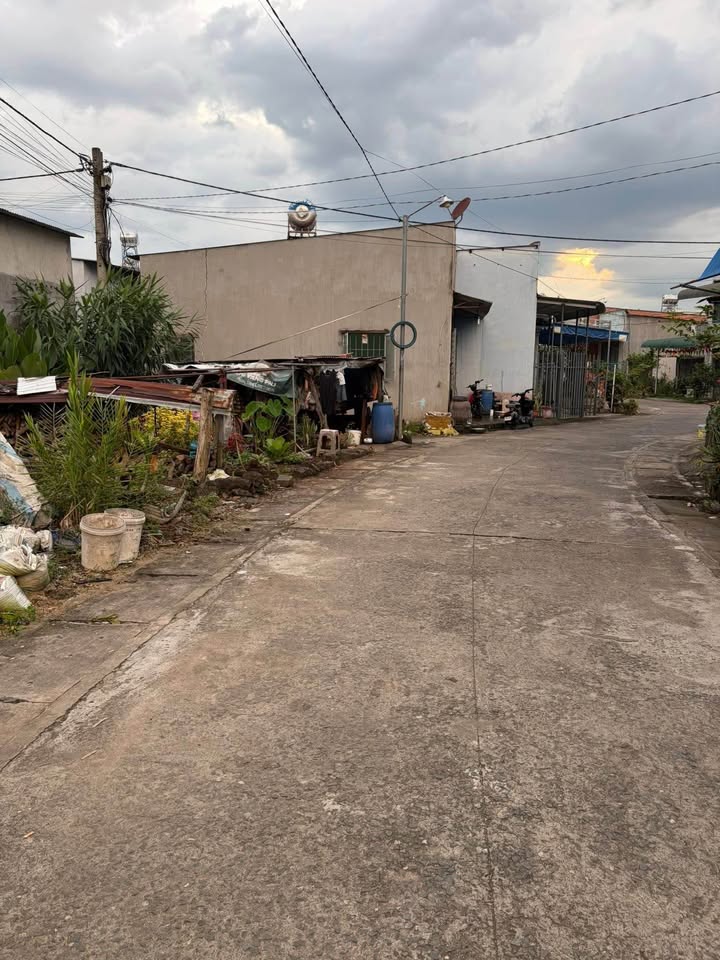 Đất nền Phú Lợi - Định Quán, Đồng Nai 190m² giá 2.1 tỷ - Sổ hồng chính chủ, gần chợ và trường học!