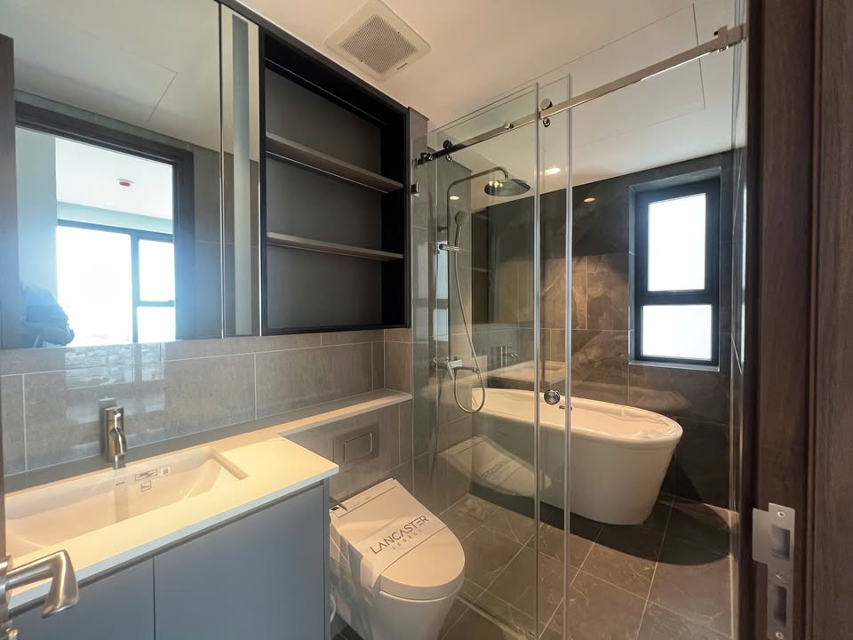 Căn hộ 2PN Lancaster Legacy Quận 1 90m² giá 26.5 tỷ - Cơ hội hiếm có!