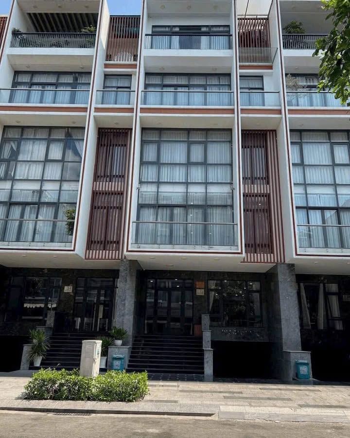 Bán gấp FrontHouse KĐT Vạn Phúc, Thủ Đức - Diện tích 7m, giá chỉ 27.2 tỷ!