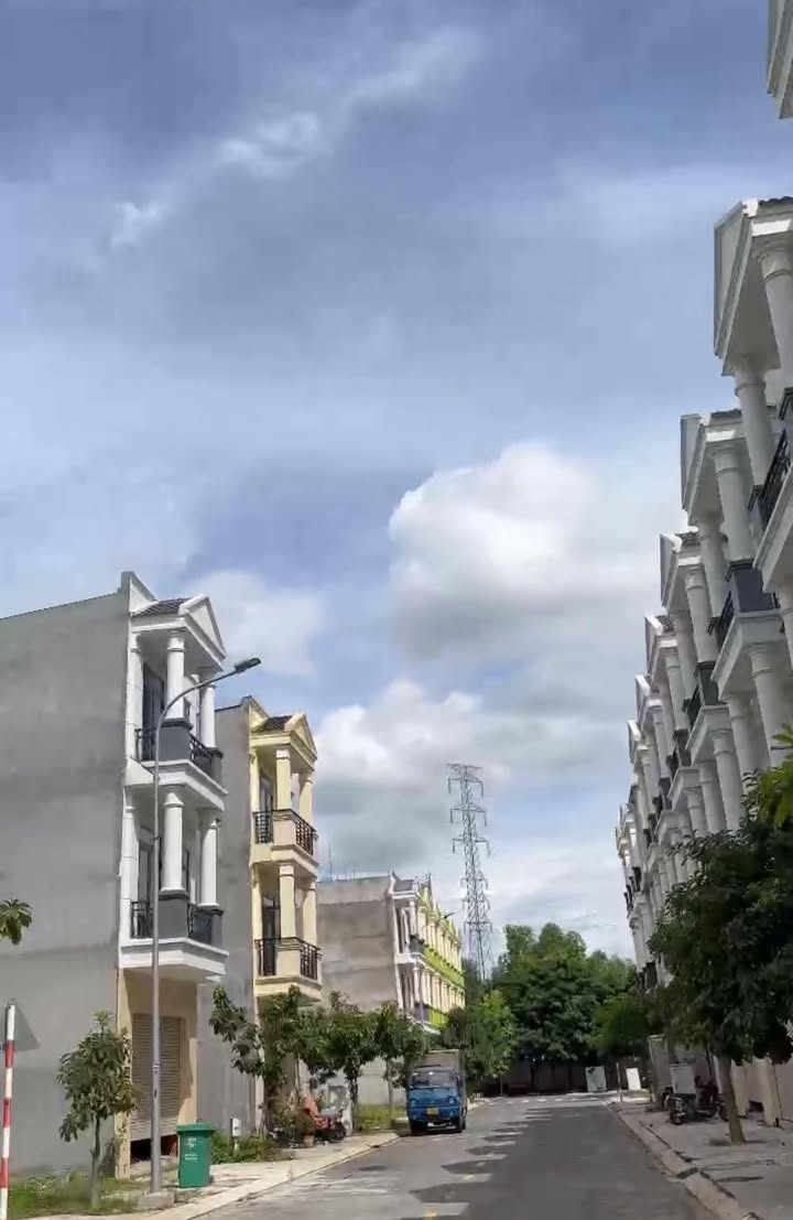 Nhà phố 60m² tại Kim Kim Trần, Tân Hiệp - Giá chỉ 1.1 tỷ, hoàn công sẵn sàng ở ngay!