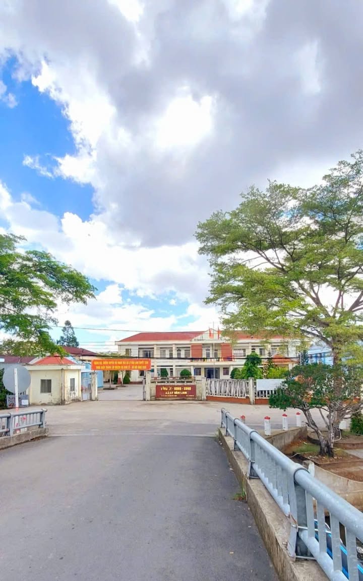 Đất thổ cư Lý Văn Lâm, Cà Mau 240m² giá 630 triệu - Sổ đỏ chính chủ, hỗ trợ ngân hàng!