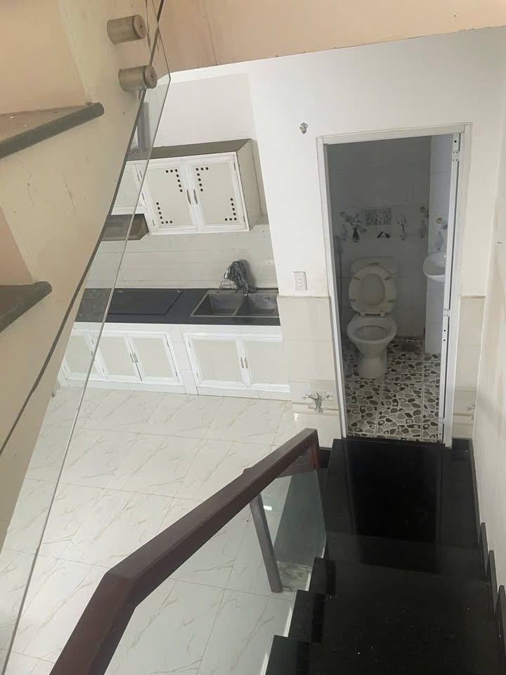 Nhà phố An Phú Đông, Quận 12, 20m² giá 2 tỷ - Sổ hồng riêng, bớt lộc!