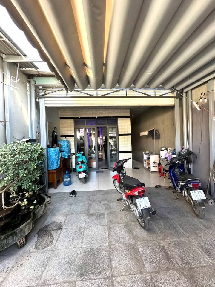 Nhà mặt tiền đẹp tại Tân Hòa, Biên Hòa, 270m² chỉ 7.9 tỷ - Pháp lý sổ đỏ chính chủ!