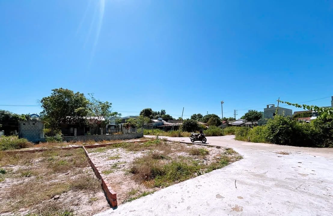 Đất nền lô góc đường Khái Tây 2, Đà Nẵng 82m² - Giá chỉ 2.75 tỷ!