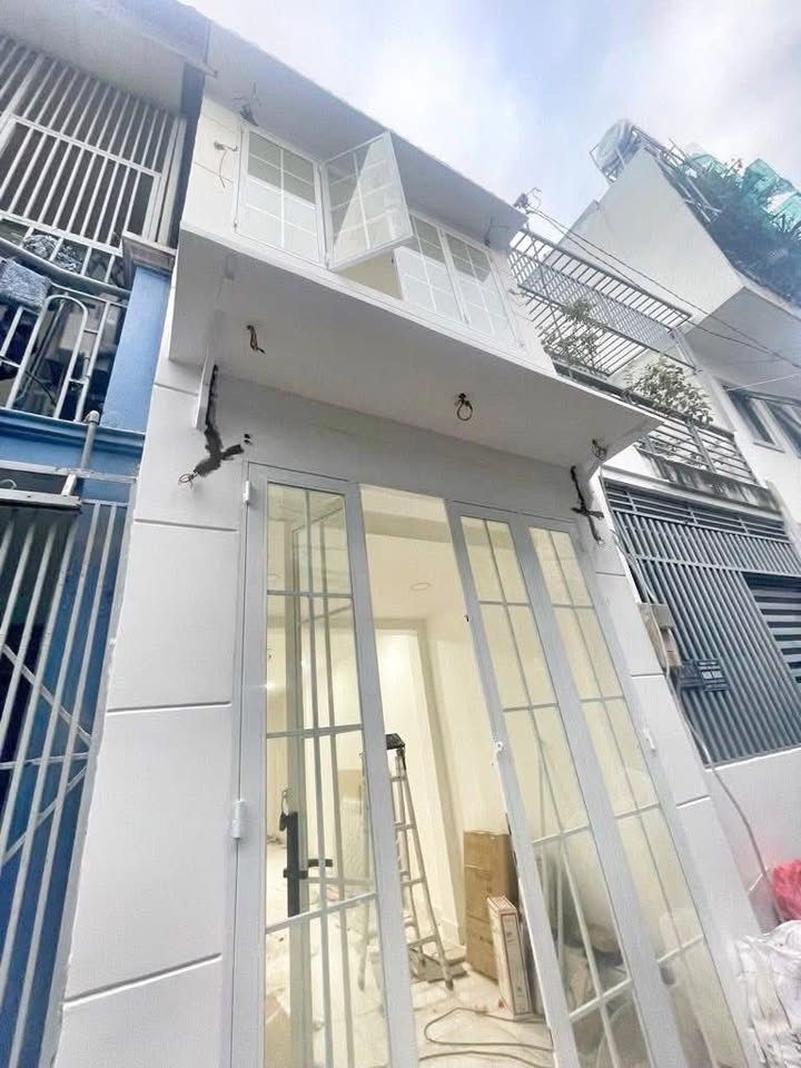 Nhà 2 tầng hẻm Lâm Văn Bền 35m² giá 4.5 tỷ - Tiềm năng cho thuê cao!