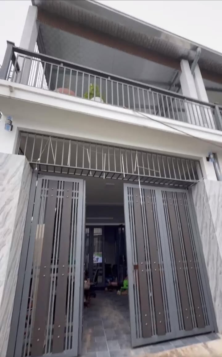 Nhà 2 tầng phố Lê Thiết Hùng, Bến Thủy 101m² giá 3.5 tỷ - An ninh tốt, thiết kế hiện đại!