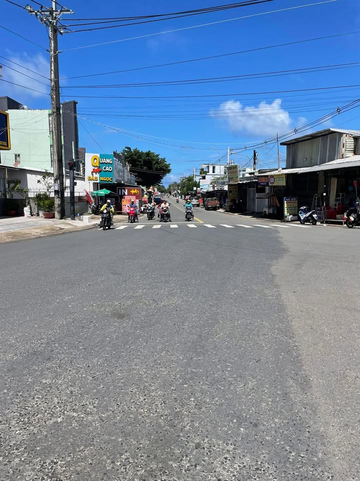 Đất nền 300m² khu phố 10, Dương Đông, Phú Quốc giá chỉ 2.7 tỷ - Pháp lý rõ ràng!