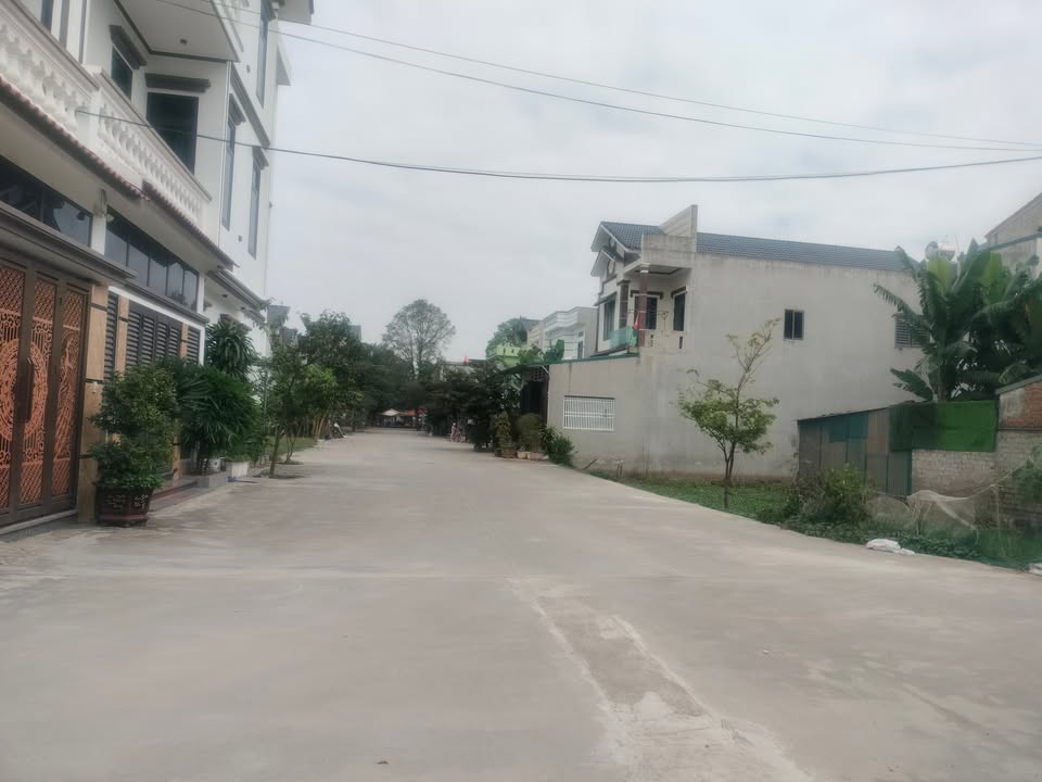 Đất nền Quảng Cư Sầm Sơn 100m² giá 1 tỷ - Vị trí vàng gần chợ và sân bóng!