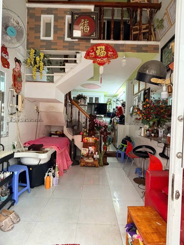 Nhà 3 tầng tại Quang Trung, Đống Đa, 25m² giá 1.45 tỷ - An ninh tốt, gần biển!