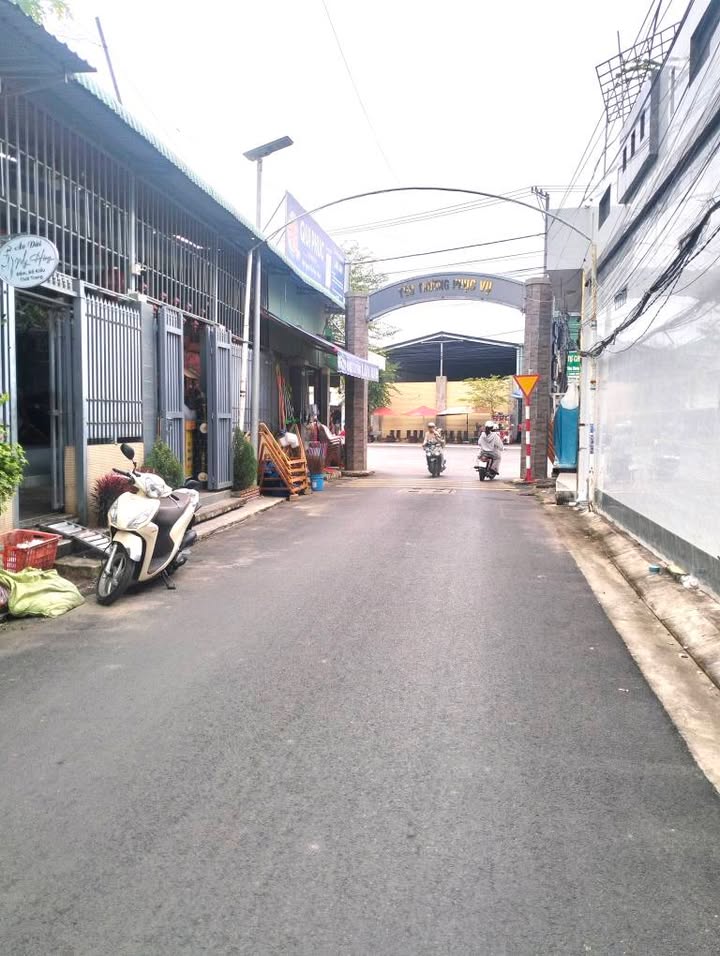 Đất thổ cư Long Hải 130m² giá 1.8 tỷ - Mặt tiền đường nhựa thuận lợi!