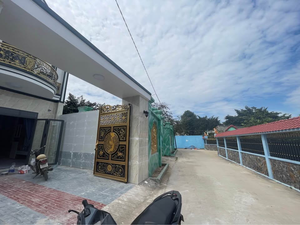 Nhà riêng Mỹ Hạnh Nam 120m² giá 2.7 tỷ - Pháp lý hoàn chỉnh, sẵn sàng ở ngay!