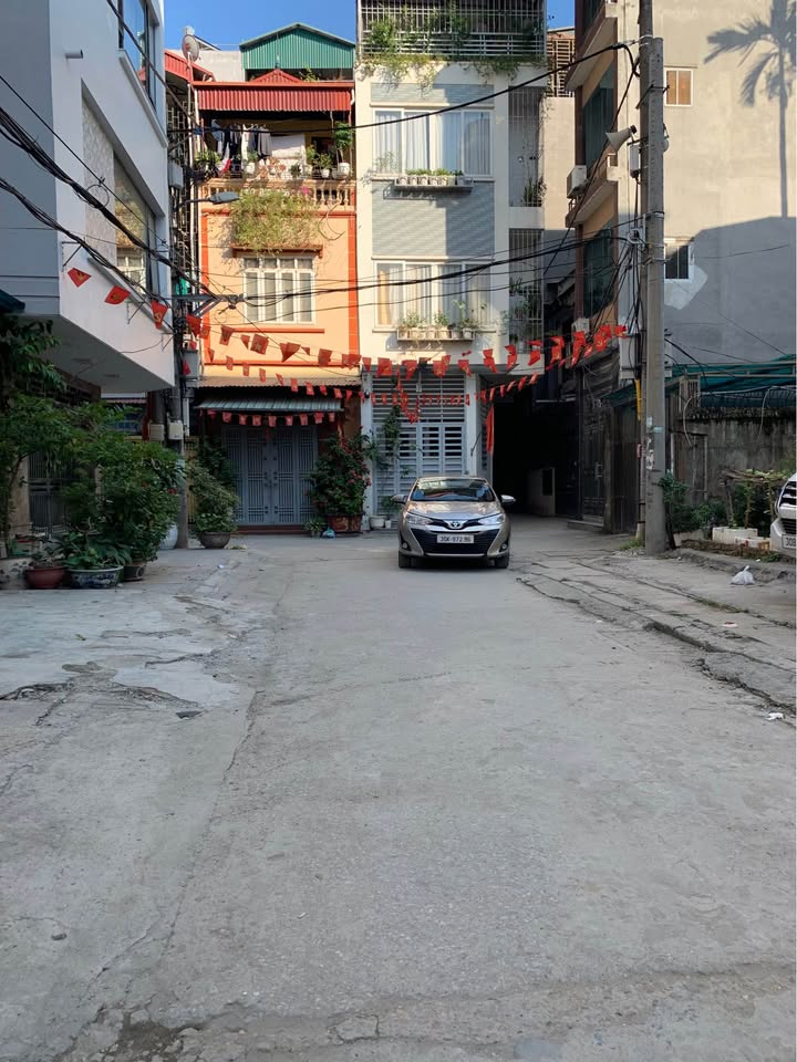 Bán đất mặt phố Mạc Thái Tổ, quận Cầu Giấy, 60m² giá 17 tỷ - Cơ hội đầu tư hấp dẫn!