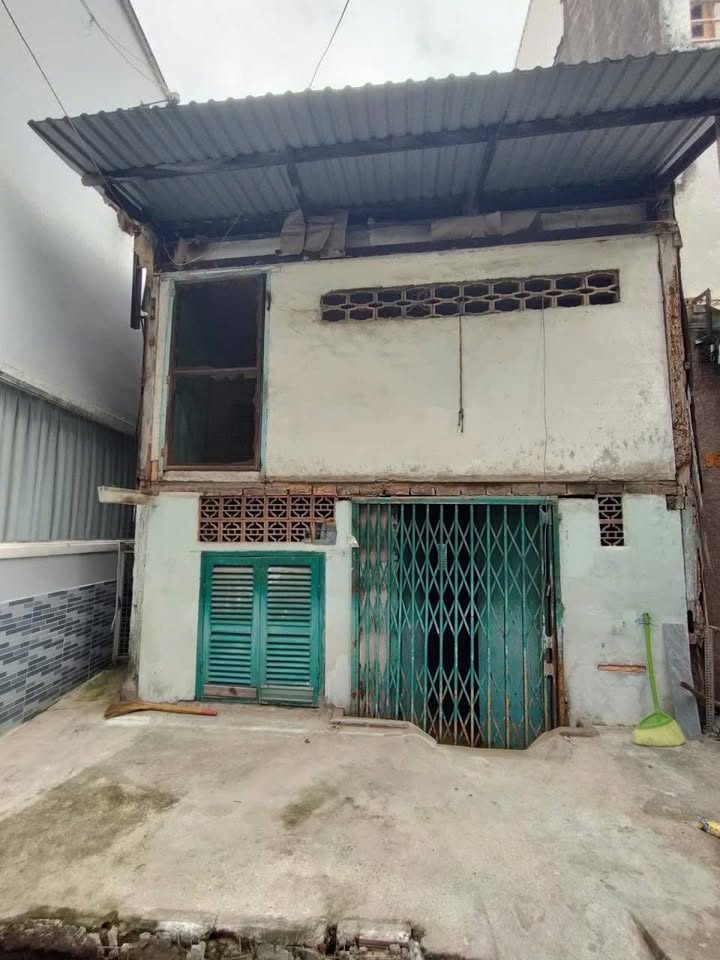 Nhà cấp 4 Lò Gốm, 100m² giá 5.55 tỷ - Pháp lý hoàn chỉnh, sẵn sàng ở ngay!