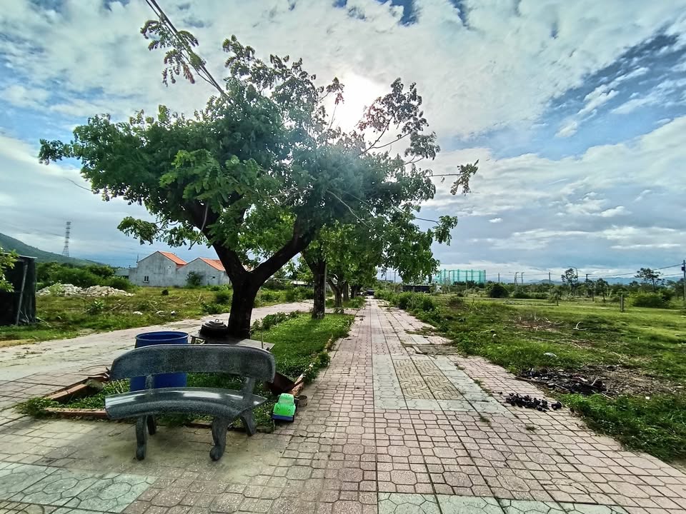Đất nền tại Quốc lộ 26B, Ninh Thủy, Khánh Hòa 200m² giá 2 tỷ - Đầu tư sinh lời ngay!