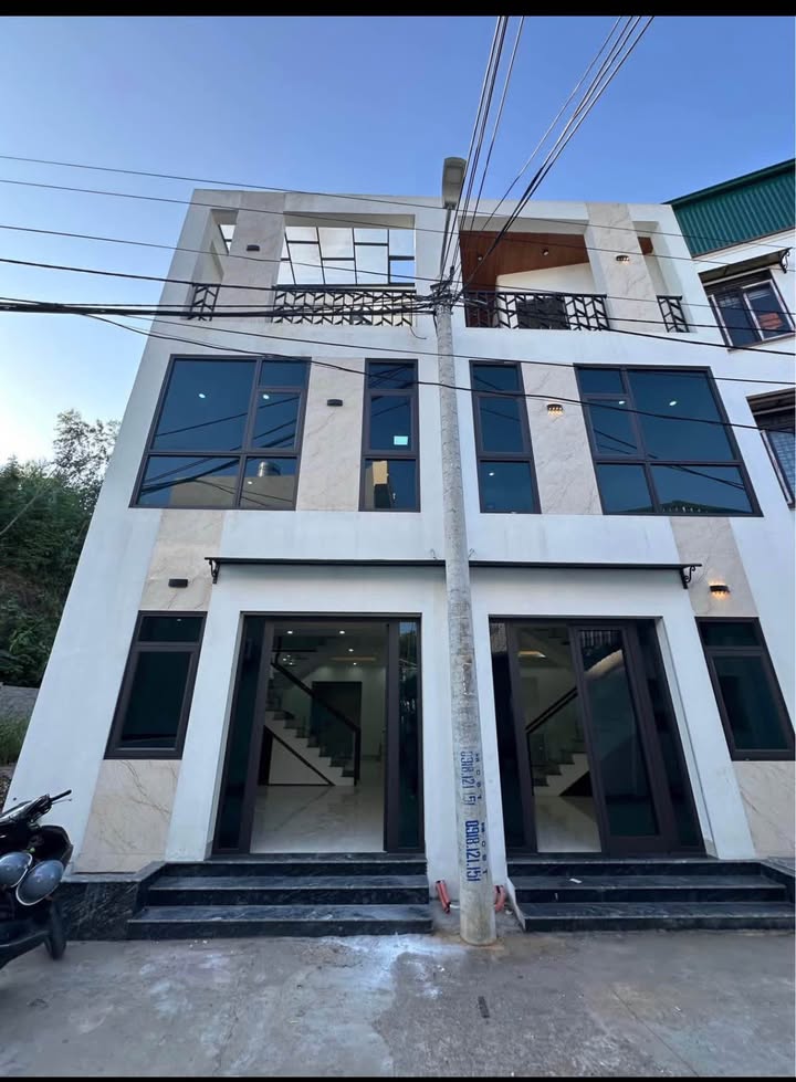 Nhà phố Cao Xanh Hạ Long 52m² giá 3 tỷ - Ô tô đỗ cửa, không dốc!