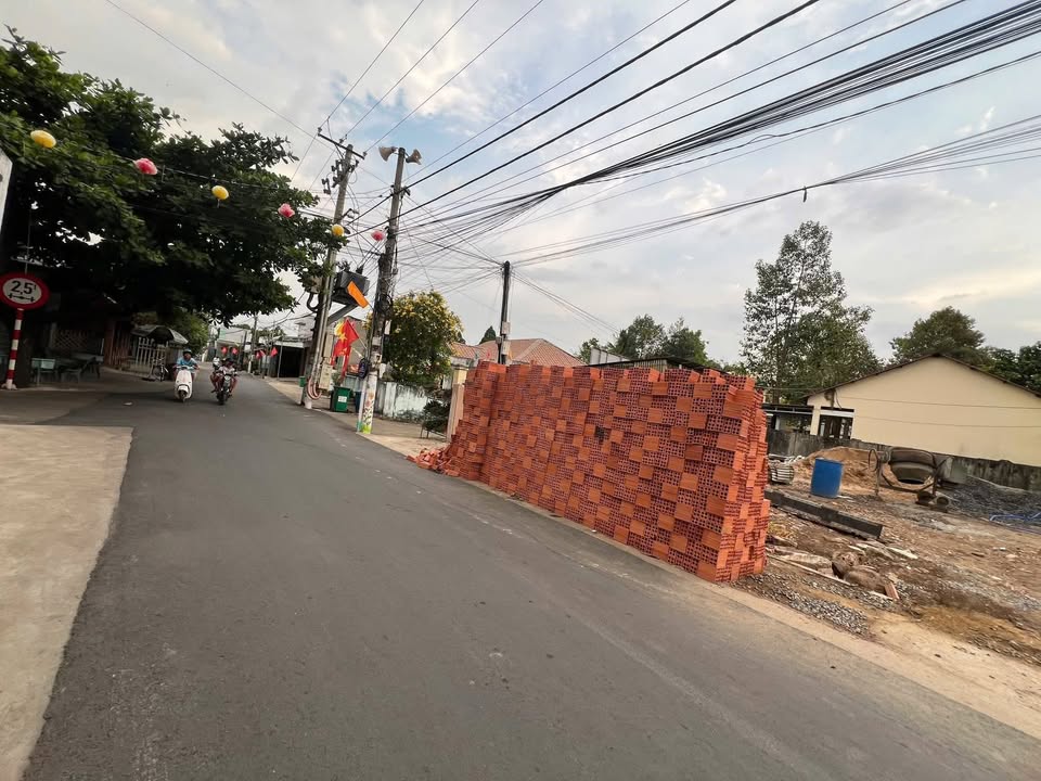 Đất nền Phú Lợi Định Quán 76m² giá 1.65 tỷ - Vị trí đẹp thuận tiện kinh doanh!