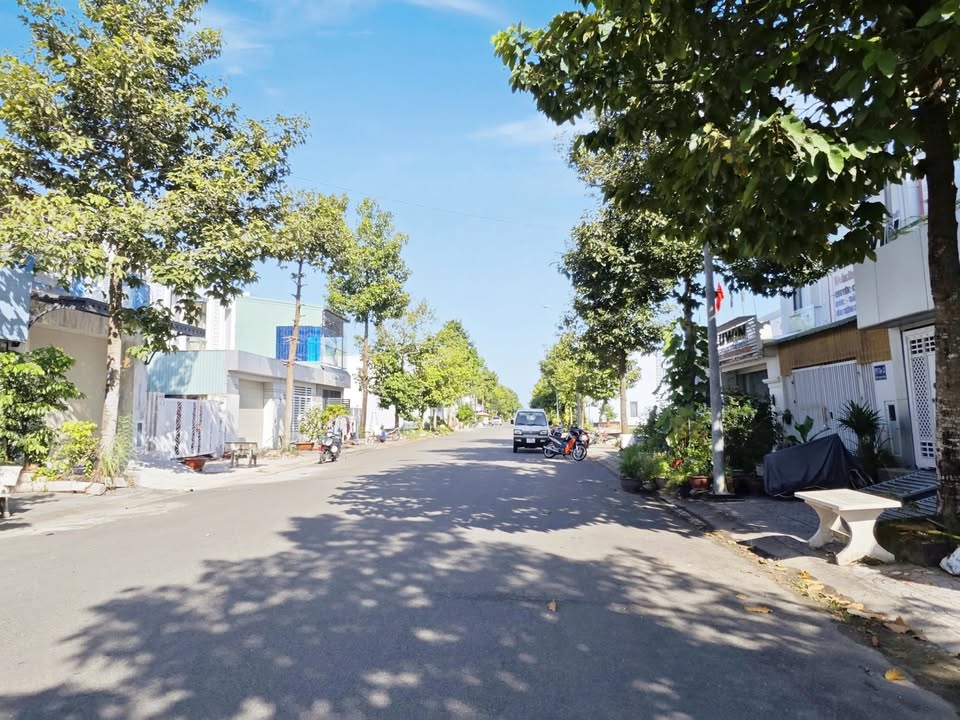 Nhà phố hoàn thiện Trần Bạch Đằng, Rạch Giá 90m² giá 2.9 tỷ - Sổ hồng chính chủ!