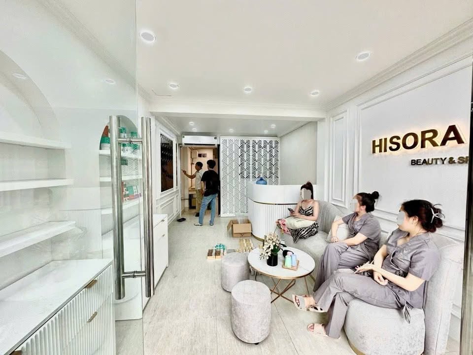 Cho thuê nhà nguyên căn mặt phố Ngọc Lâm 40m² giá 17 triệu - Phù hợp làm văn phòng, spa, phòng khám!