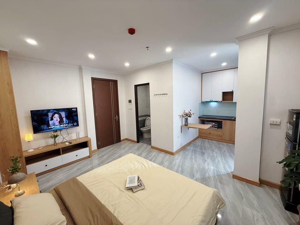 Cho thuê Studio Ngõ 44 Phạm Huy Thông, quận Ba Đình 7.5 triệu - Nhà mới siêu thoáng!