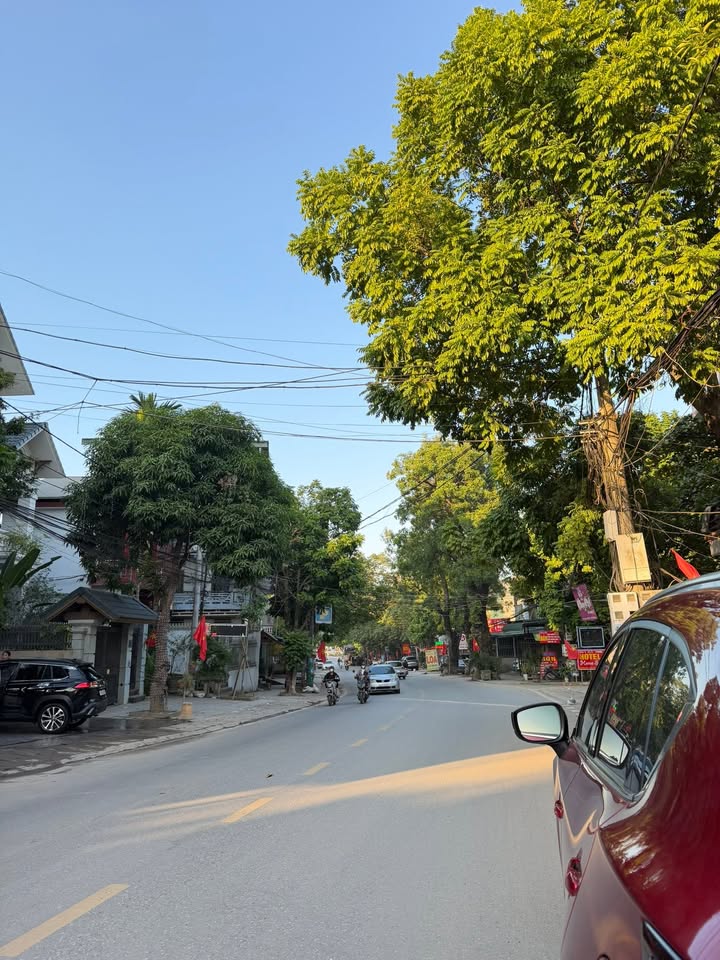 Nhà 3 tầng Hùng Vương, Phú Thọ 161m² giá 5 tỷ - An cư lý tưởng!