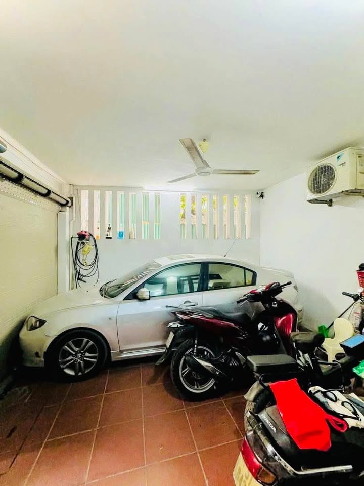 Nhà mặt phố Lạc Long Quân, Cầu Giấy 71m² giá 10.9 tỷ - Lô góc kinh doanh đỉnh cao!