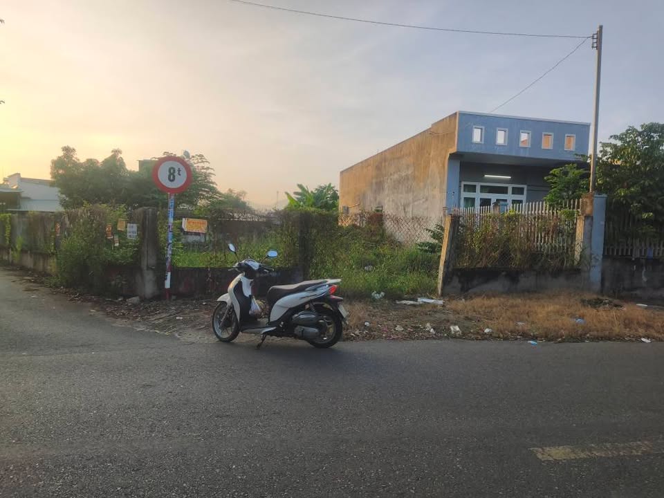 Đất nền lô góc 200m² đường 40B Hòa Long giá 4.05 tỷ - Pháp lý rõ ràng, tiện ích xung quanh đầy đủ!